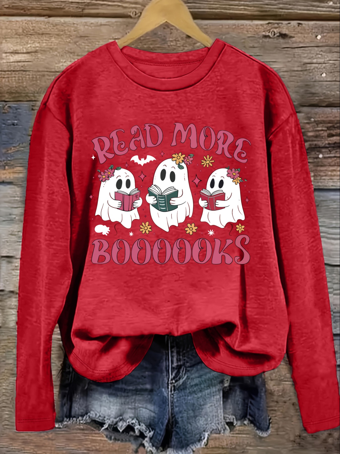 レディースカジュアル長袖クルーネックTシャツ「読書好きの幽霊 - Winter Clothing Design のレビューと価格