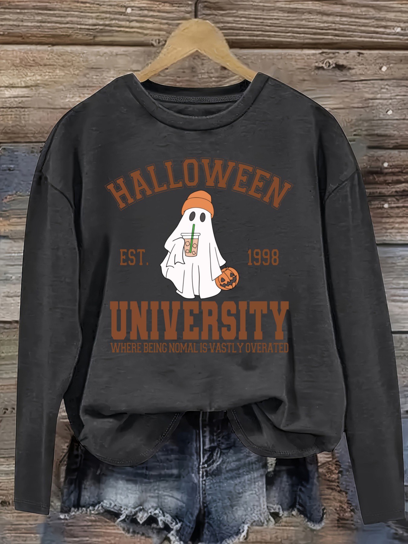 レディースカジュアル長袖クルーネックTシャツ、ハロウィン大学 - Winter Clothing Design のレビューと価格